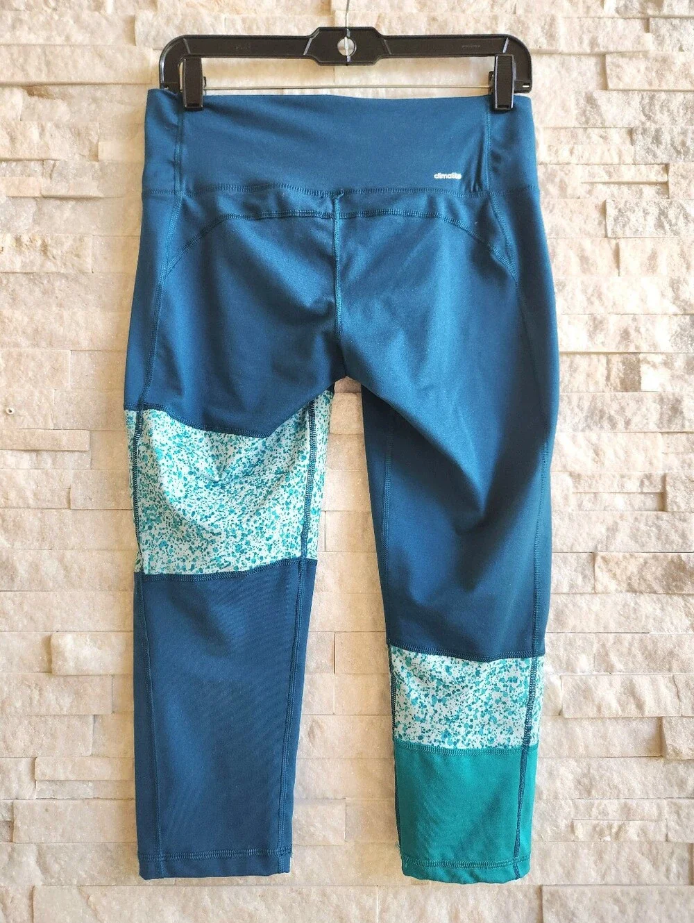 EUC Adidas Womens Climalite Capri Leggings Size M Blue Teal Speckled Colorblock